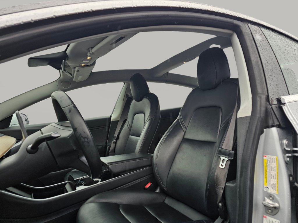 Used 2018 Tesla Model 3 Long Range RWD image 19