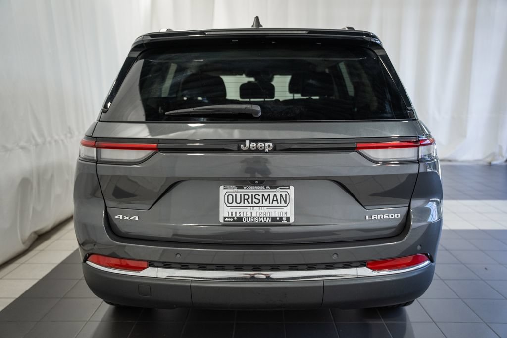 Certified 2023 Jeep Grand Cherokee Laredo AWD/4WD image 5