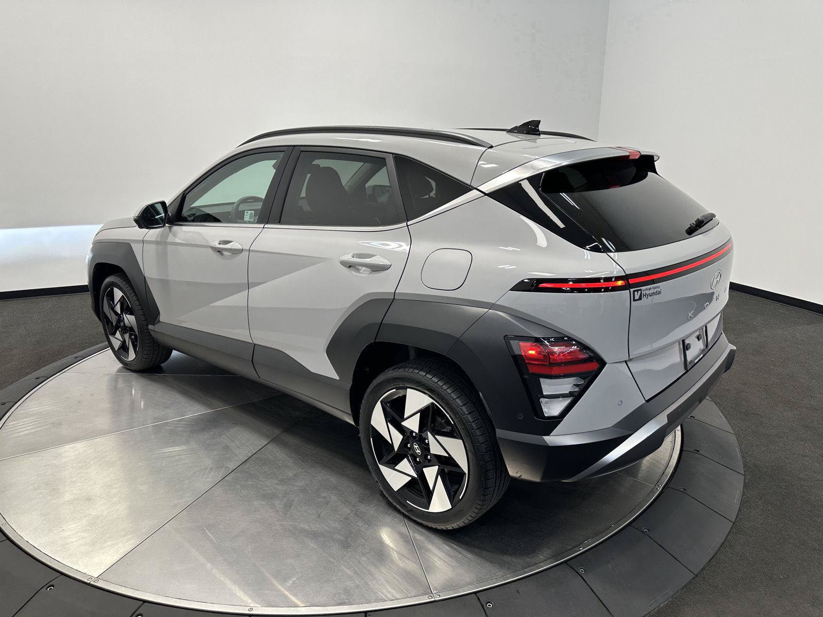 Certified 2024 Hyundai Kona Limited AWD/4WD image 5