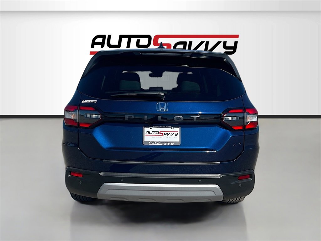 Used 2025 Honda Pilot EX-L image 6