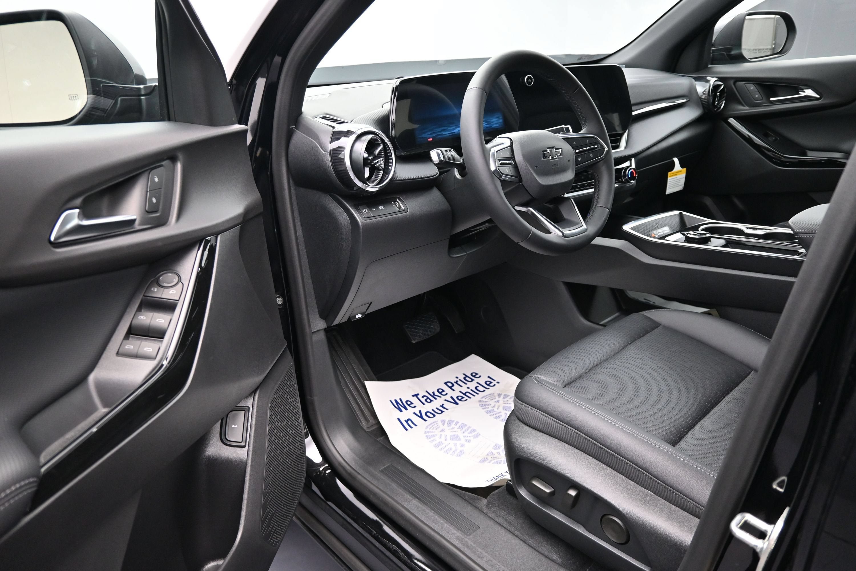 New 2027 Chevrolet Equinox LT w/ Convenience Package II FWD image 10