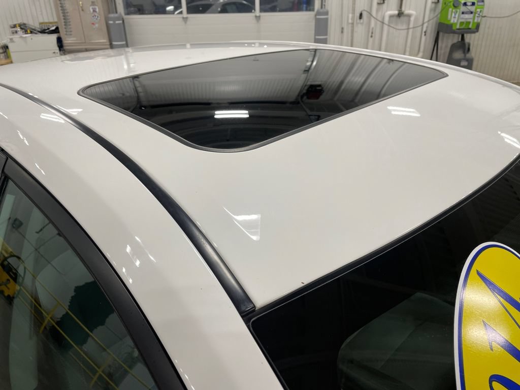 Used 2014 Toyota Corolla LE FWD image 16