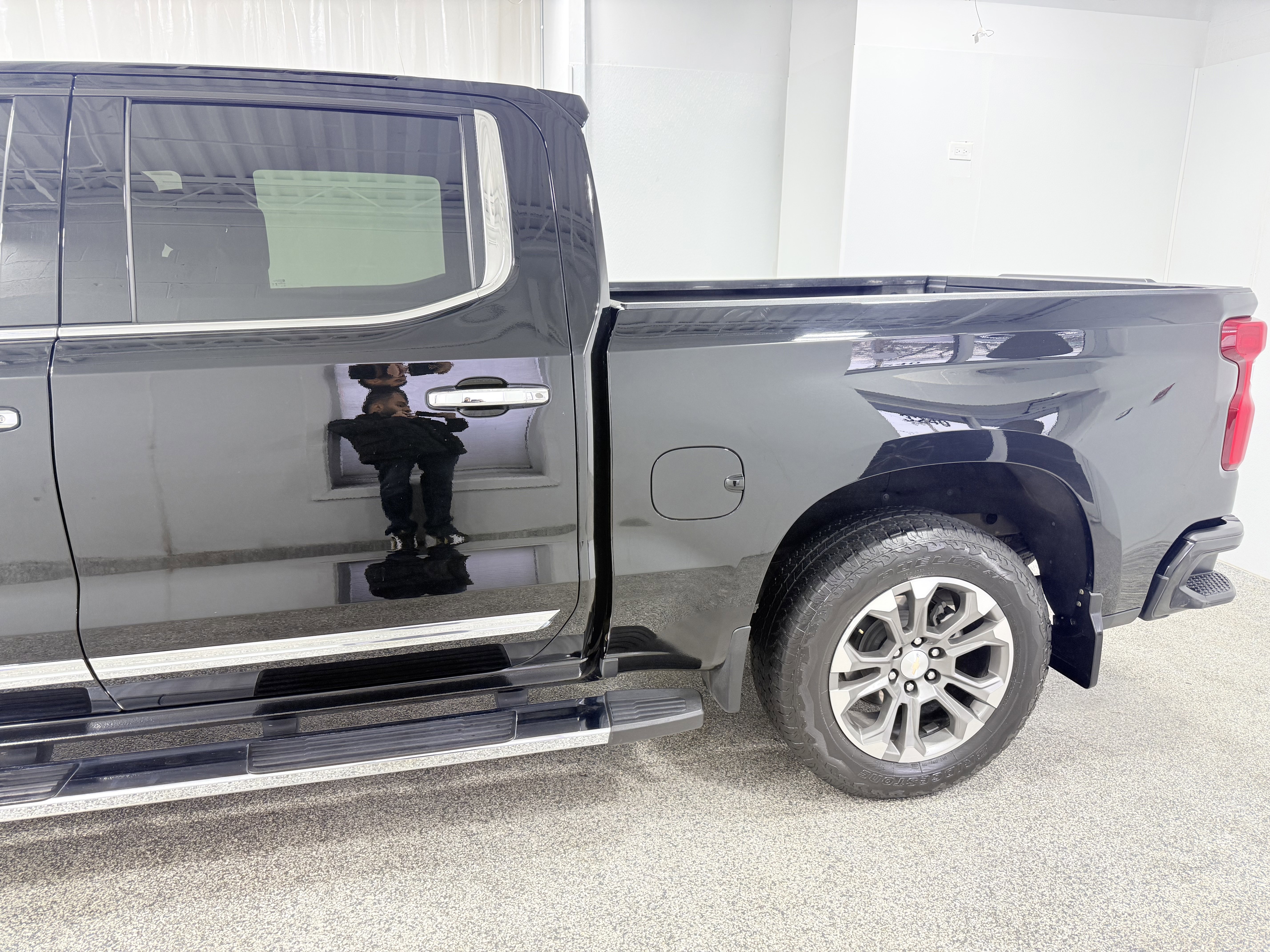 Certified 2024 Chevrolet Silverado 1500 High Country w/ Technology Package image 5