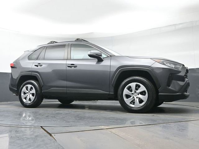 Used 2021 Toyota RAV4 LE AWD/4WD image 34