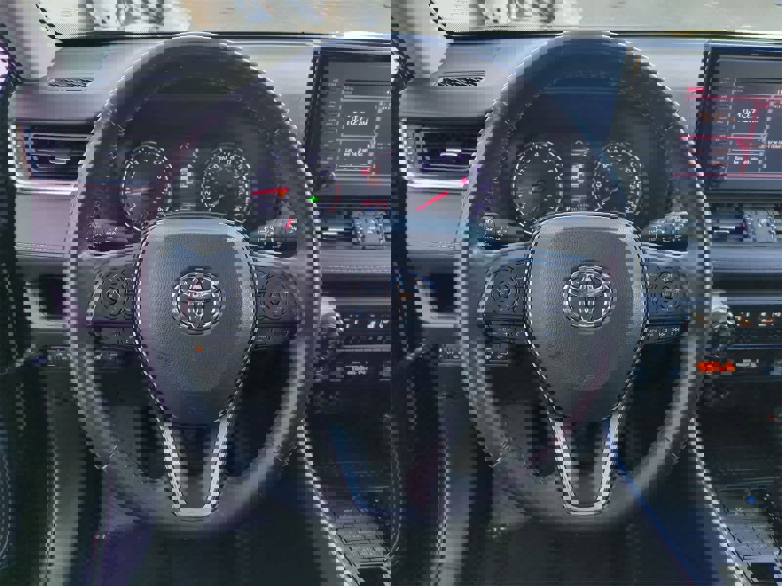 Used 2019 Toyota RAV4 XLE Premium image 23