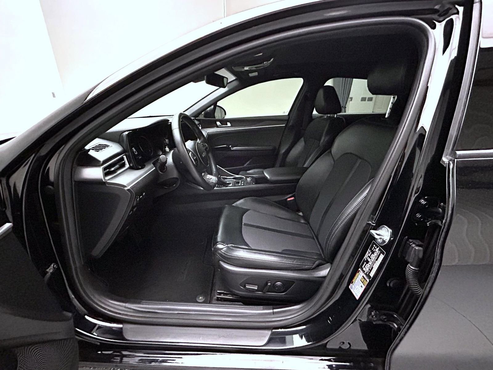 Used 2023 Kia K5 GT-Line image 10