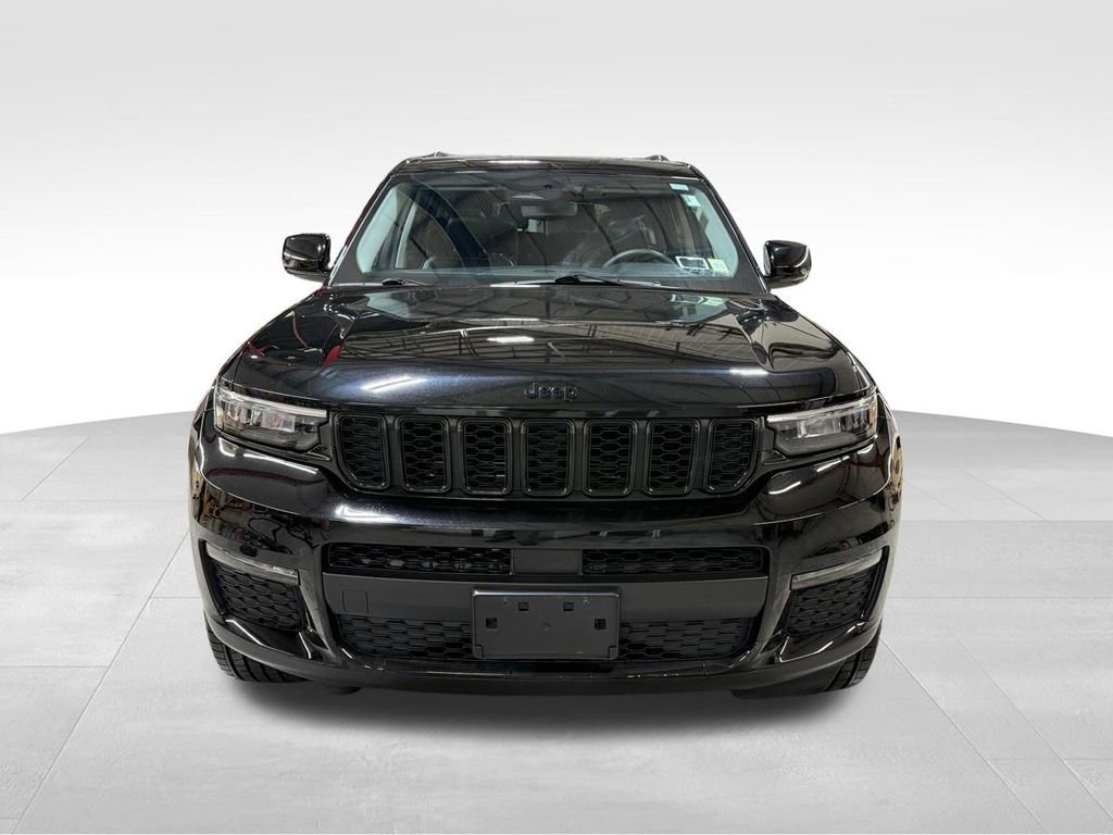 Used 2023 Jeep Grand Cherokee L Limited w/ Black Appearance Package image 9