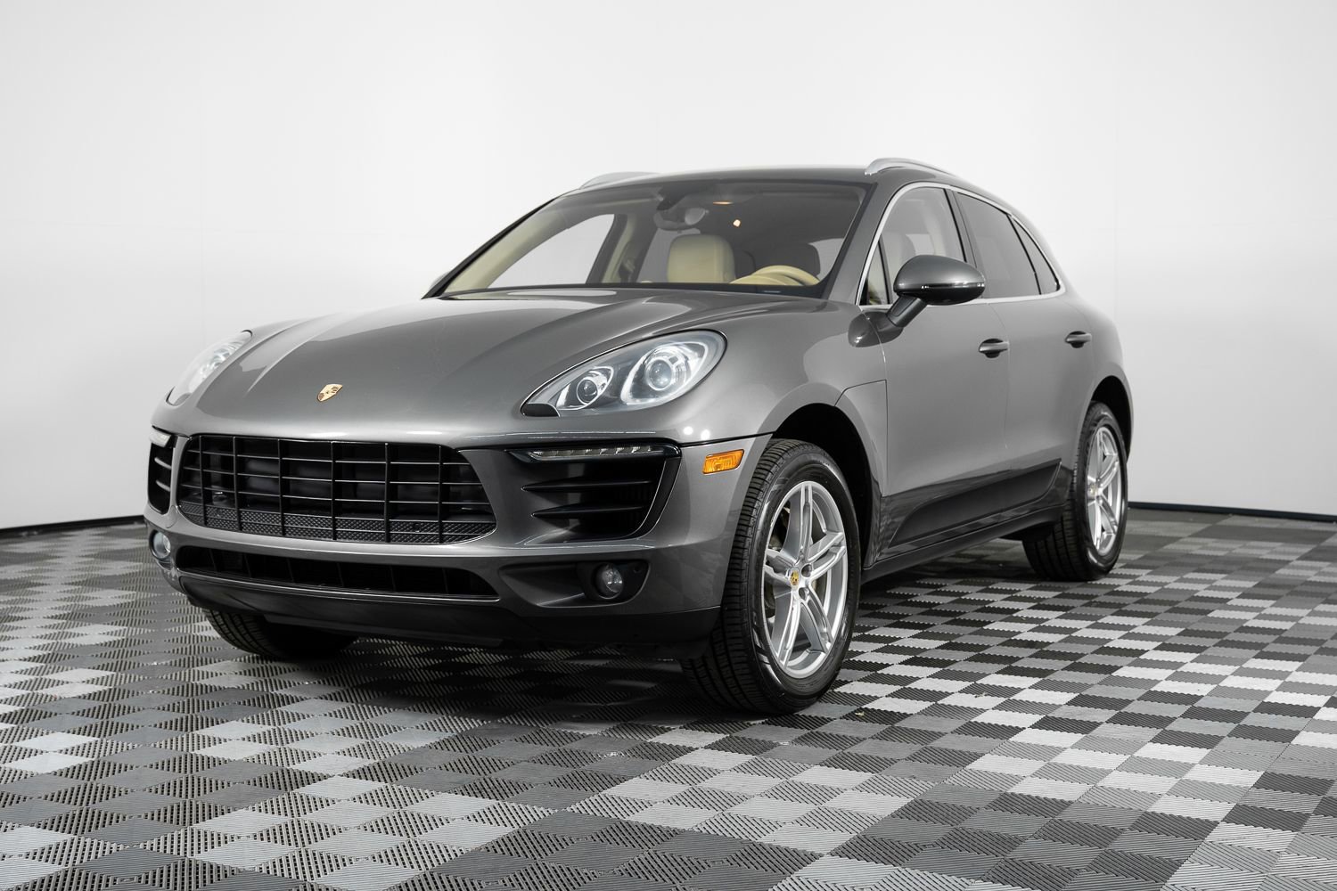 Used 2016 Porsche Macan S image 2