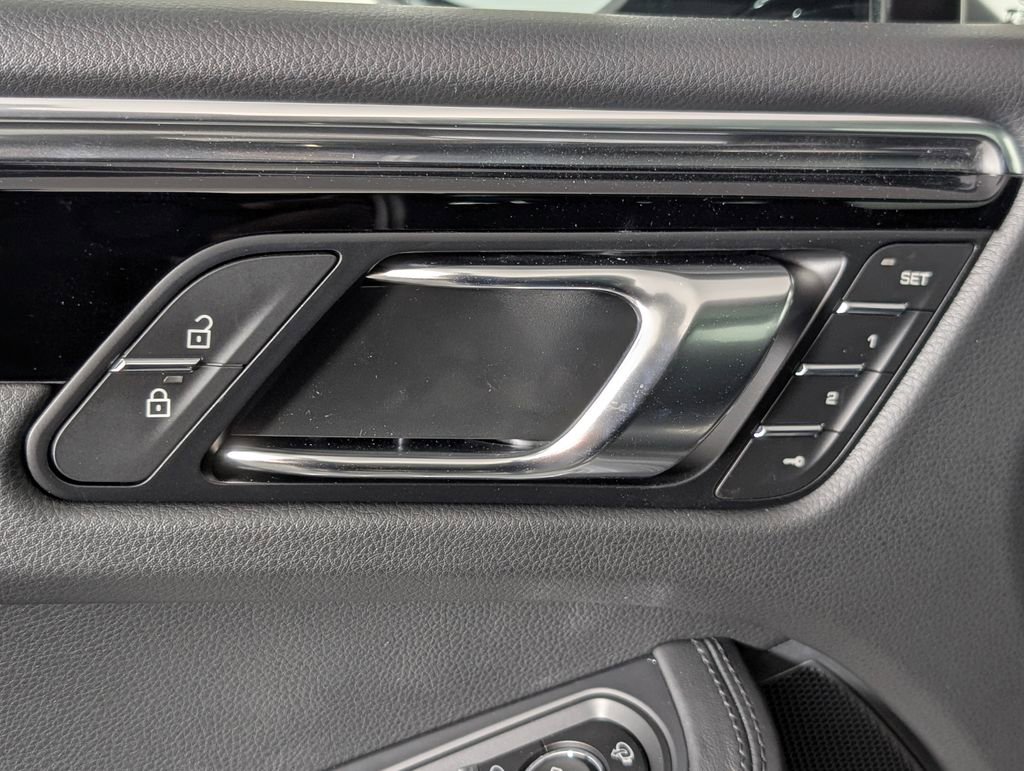 New 2026 Porsche Macan image 27