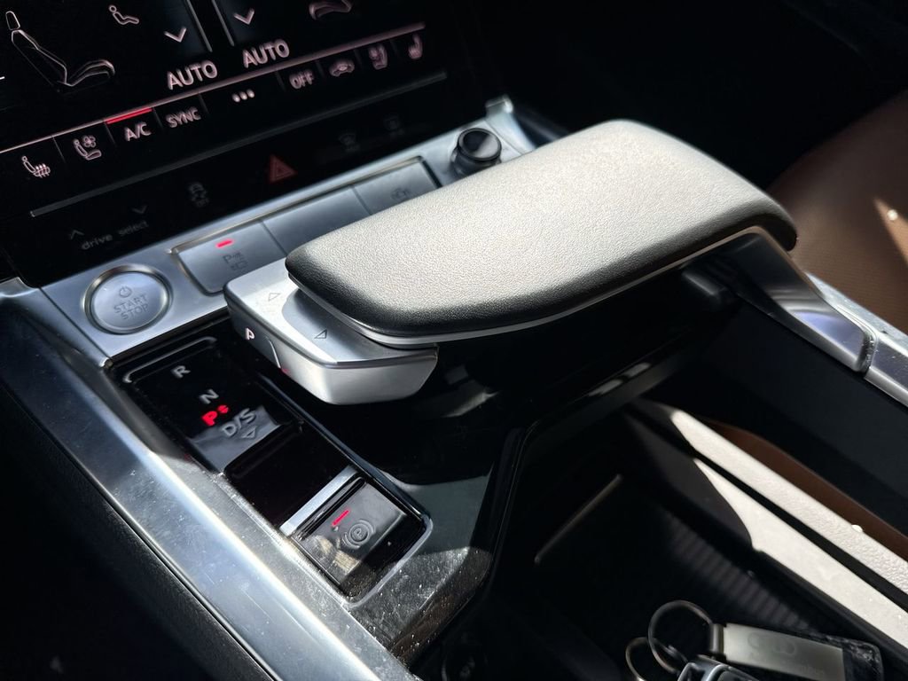 Used 2019 Audi e-tron Premium Plus image 20