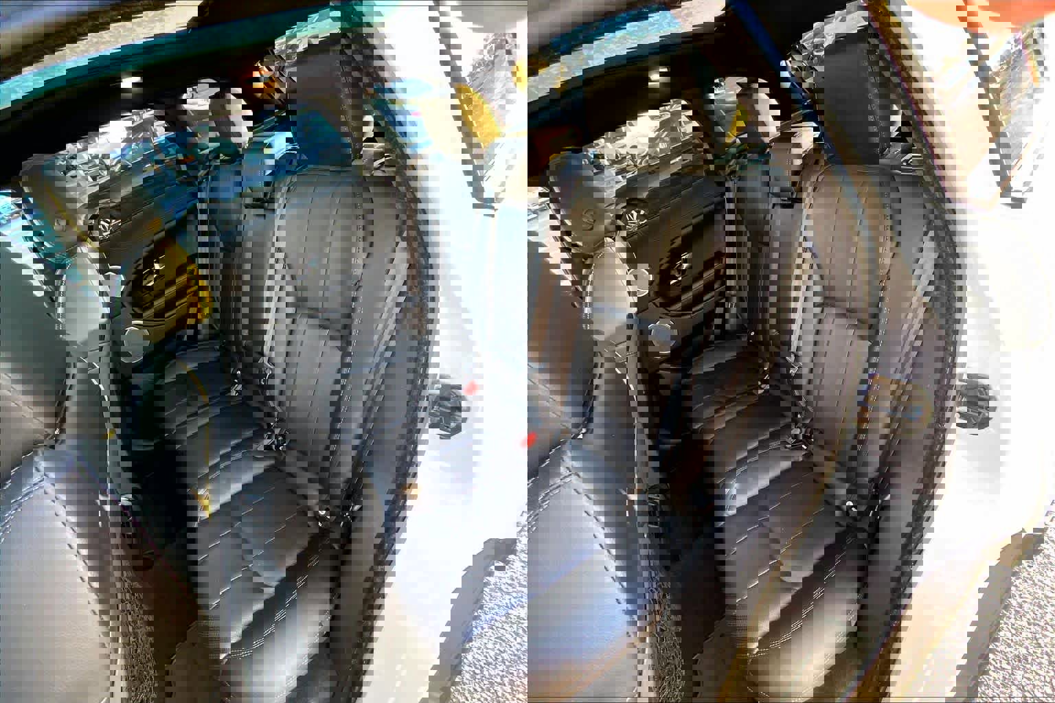 Used 2018 Land Rover Range Rover Evoque Landmark Edition image 20