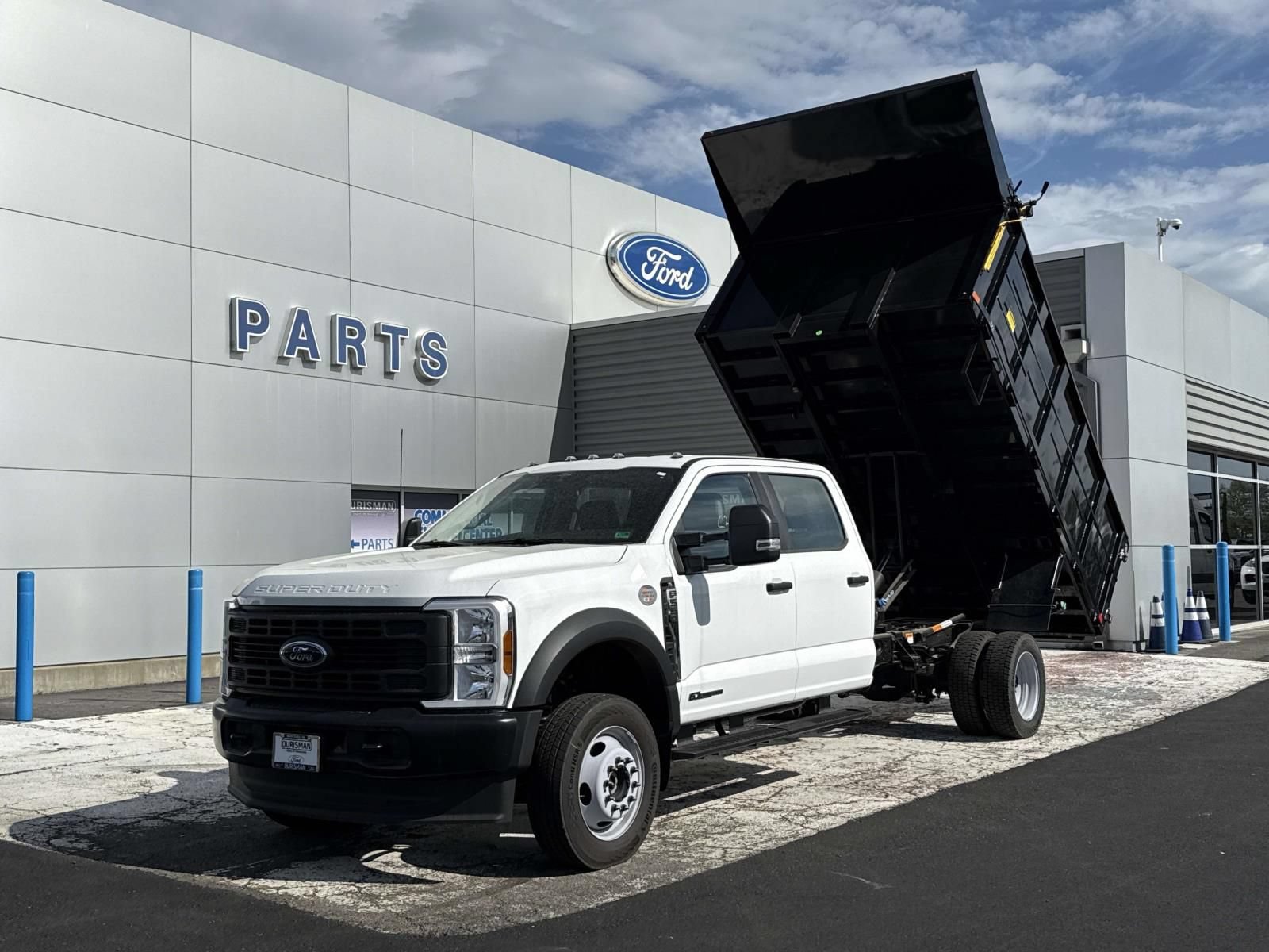 New 2025 Ford F550 4x4 Crew Cab image 7