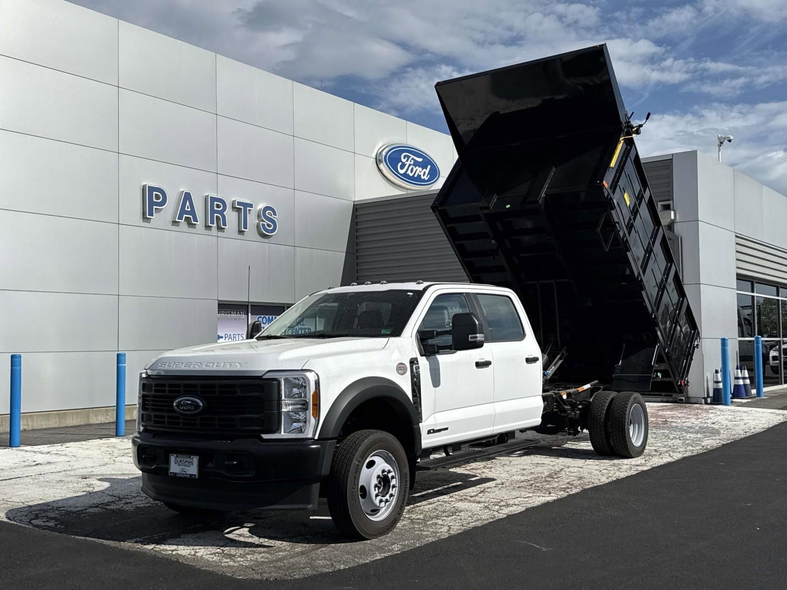 New 2025 Ford F550 4x4 Crew Cab image 7