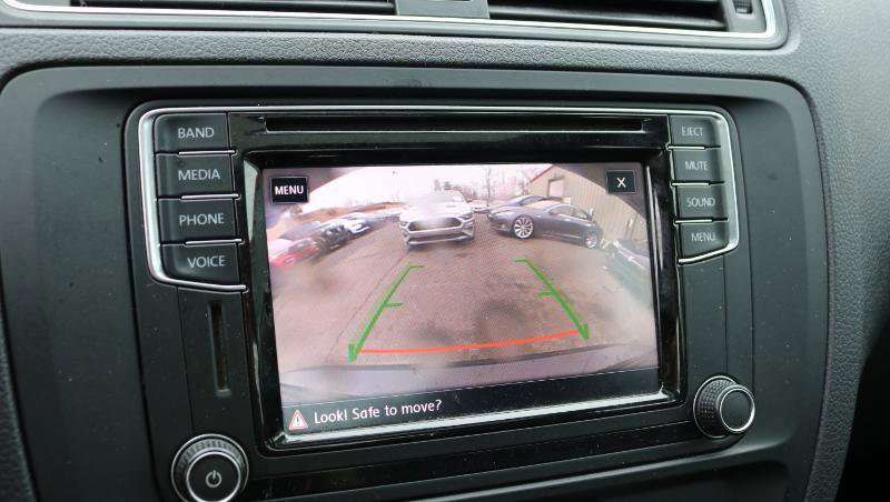 Used 2017 Volkswagen Jetta SE image 11