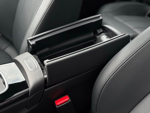 Used 2025 Mercedes-Benz CLA 250 4MATIC image 39