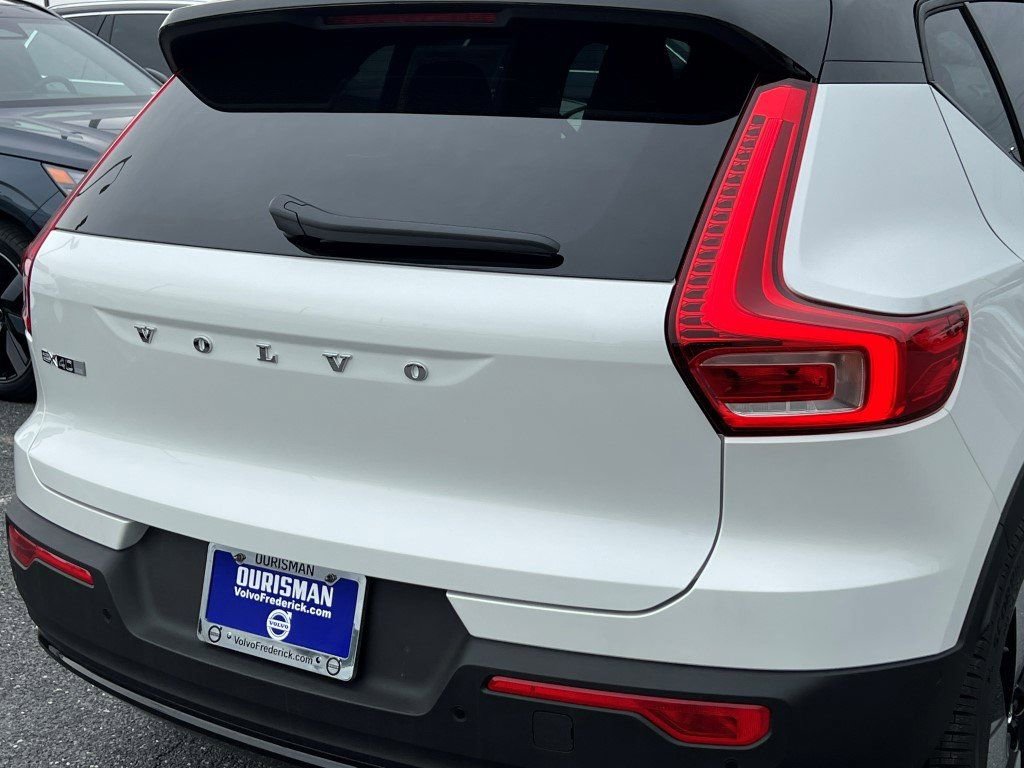 New 2026 Volvo EX40 Plus w/ Climate Package RWD image 5