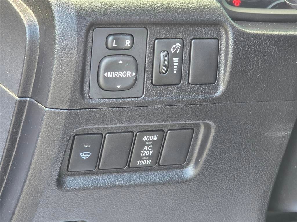 Used 2016 Toyota 4Runner SR5 AWD/4WD image 9
