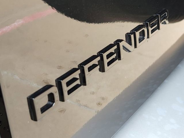 Used 2024 Land Rover Defender 130 S image 8