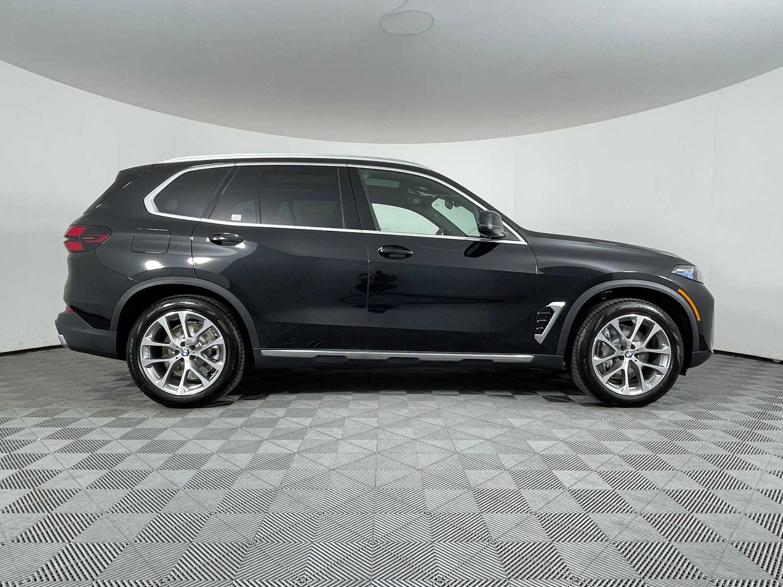 New 2026 BMW X5 xDrive50e AWD/4WD image 10