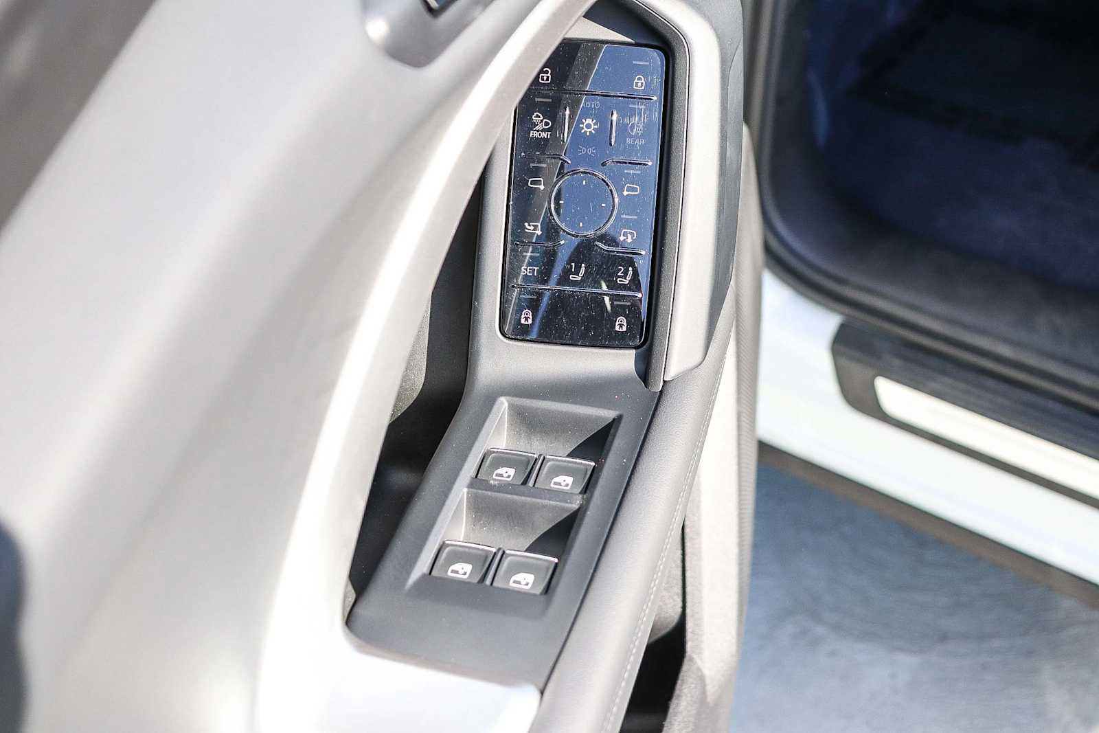 Used 2025 Audi Q5 Premium Plus w/ Premium Plus image 24