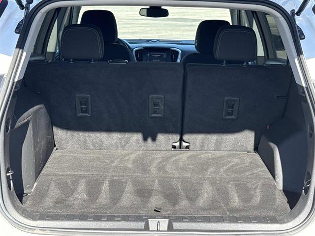 Used 2023 GMC Terrain SLE w/ Driver Convenience Package image 8