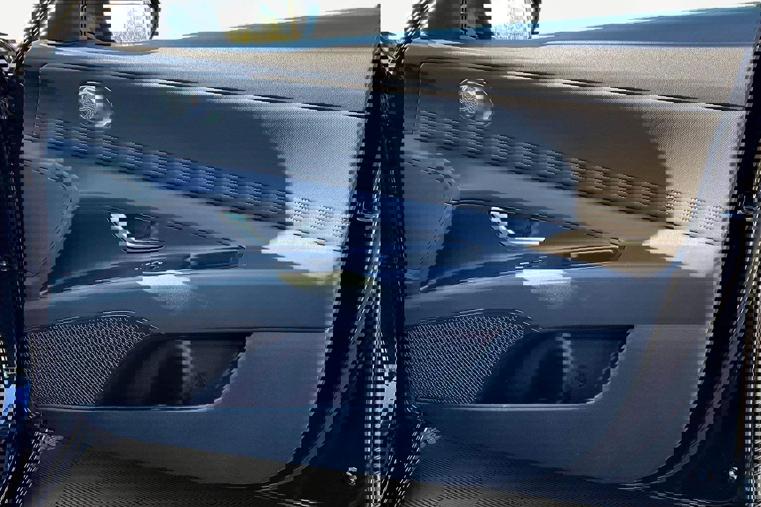 Used 2025 Hyundai Elantra SEL image 29