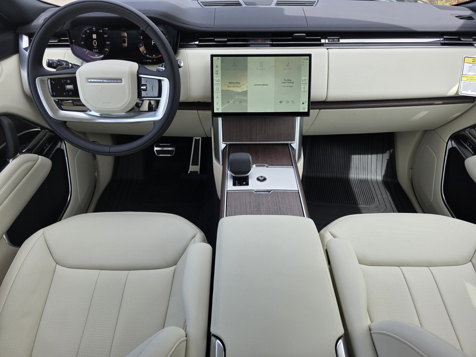 New 2026 Land Rover Range Rover SE image 4