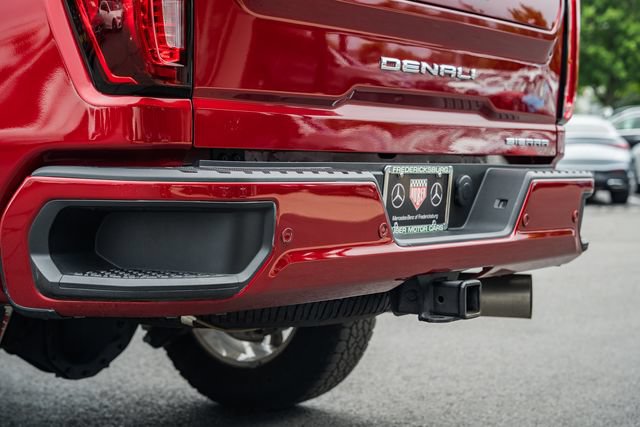 Used 2022 GMC Sierra 3500 Denali w/ Denali Ultimate Package AWD/4WD image 7