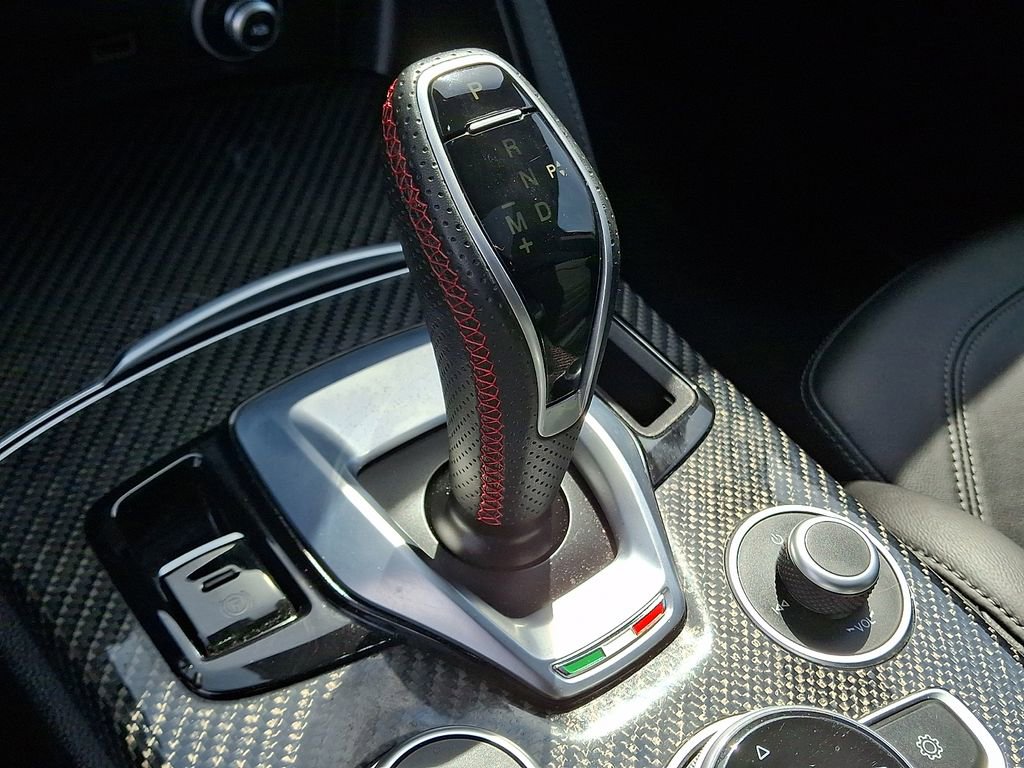 Used 2023 Alfa Romeo Stelvio Estrema image 15