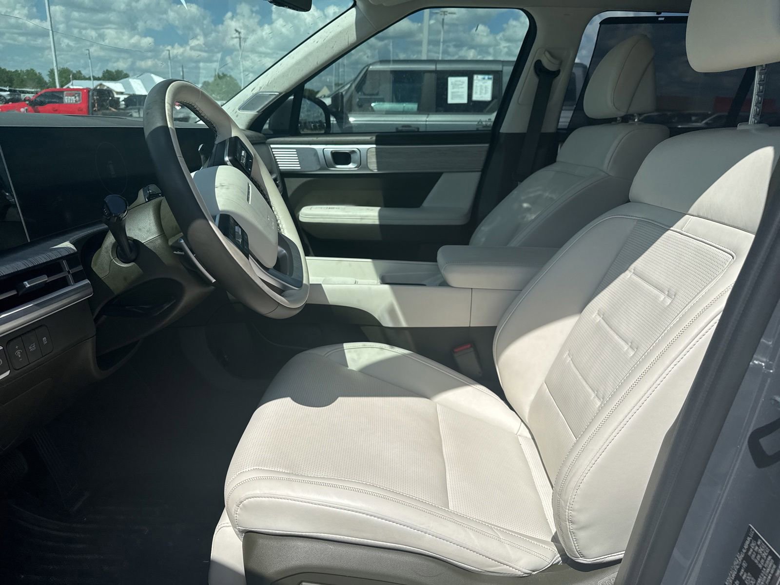Used 2025 Hyundai Santa Fe Calligraphy FWD image 8
