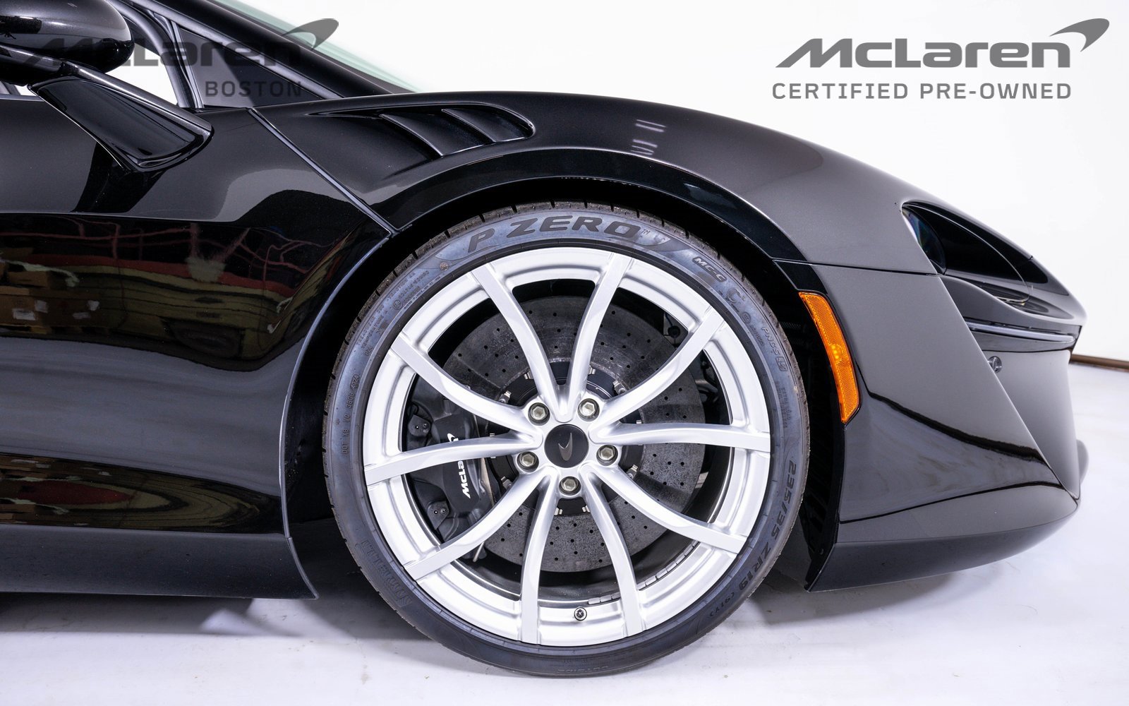 Used 2025 McLaren Artura Spider image 16