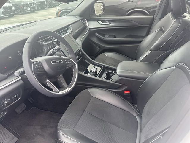 Used 2024 Jeep Grand Cherokee L Altitude image 24