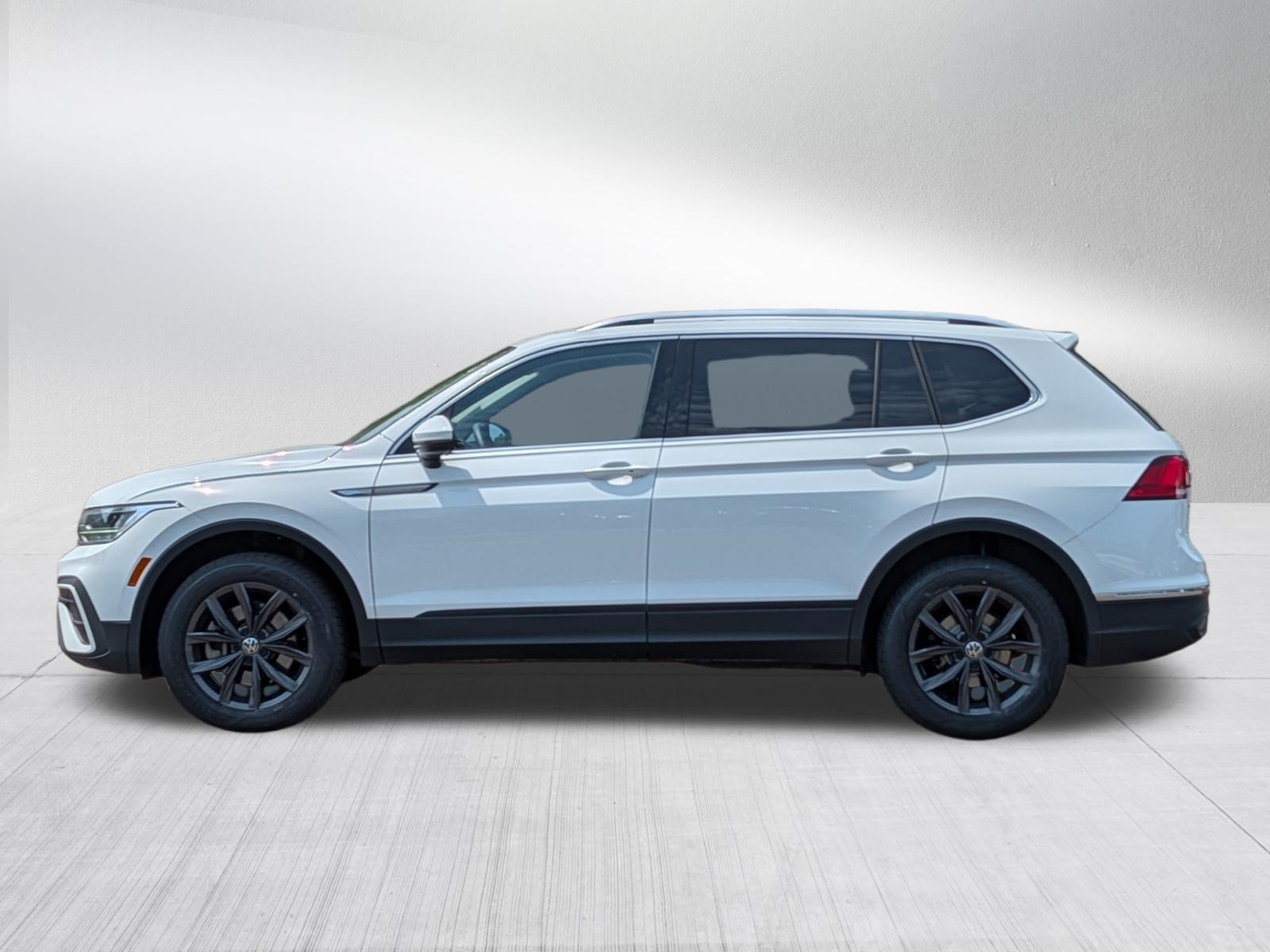 Used 2022 Volkswagen Tiguan SE AWD/4WD image 4