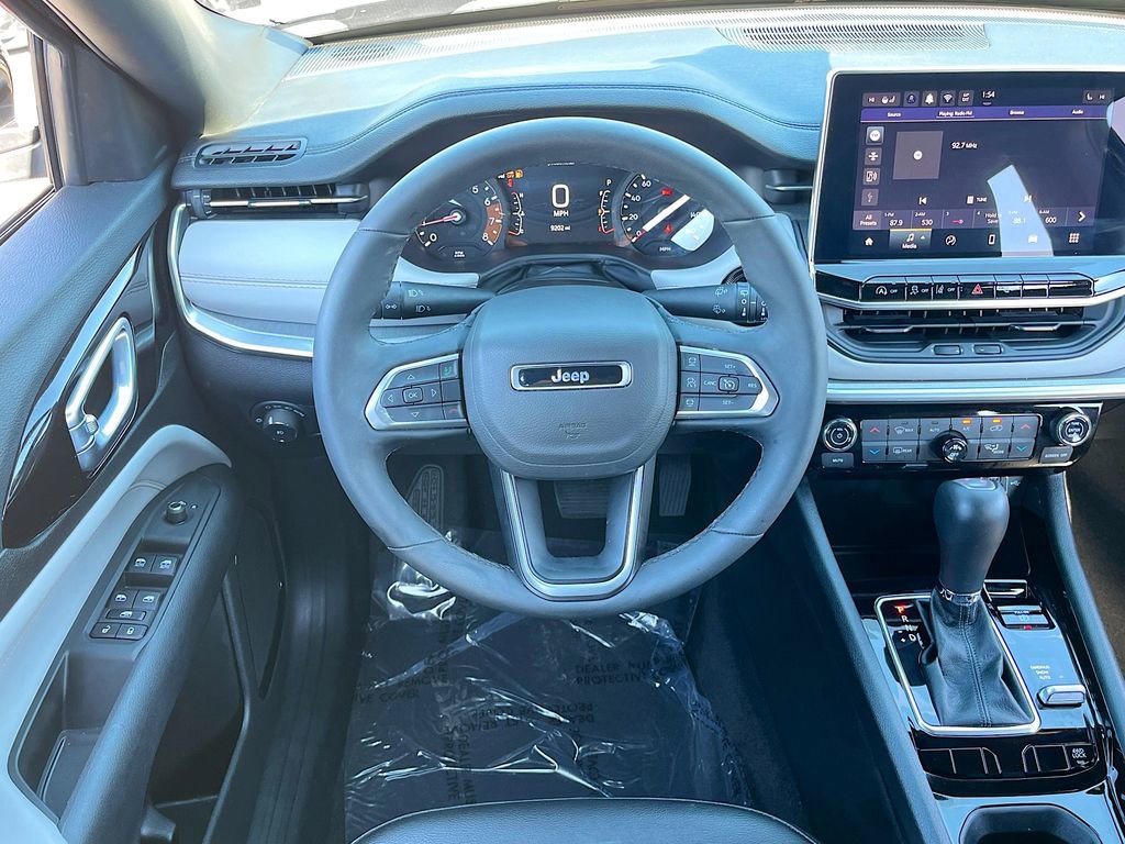 Certified 2025 Jeep Compass Limited image 19