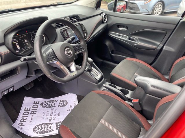 Used 2025 Nissan Versa SR FWD image 8