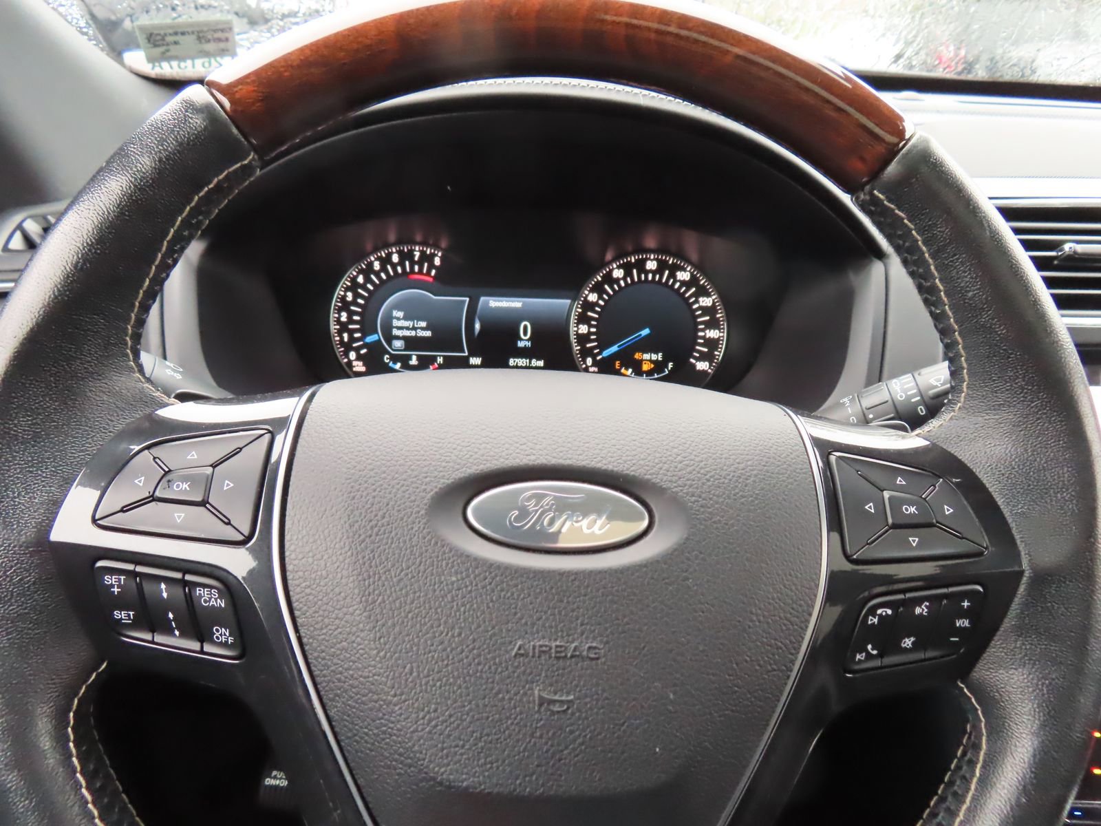 Used 2017 Ford Explorer Platinum image 18