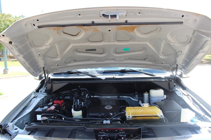Used 2014 Nissan NV 3500 SL w/ Technology Package RWD image 41