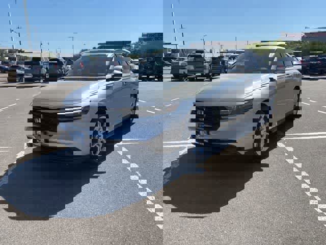 Certified 2025 Honda Accord LX image 1