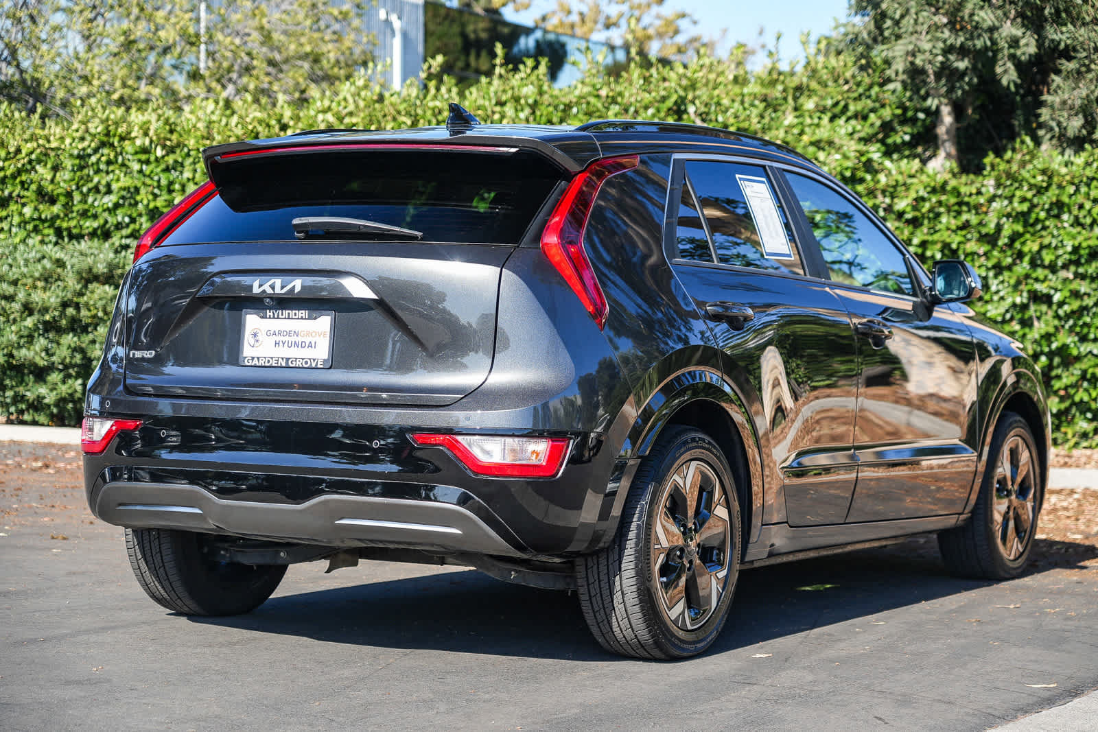 Used 2023 Kia Niro Wind w/ Wind Preserve Package FWD image 6