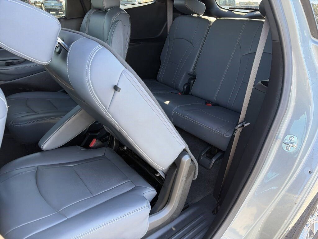 Used 2024 Buick Enclave Premium image 32