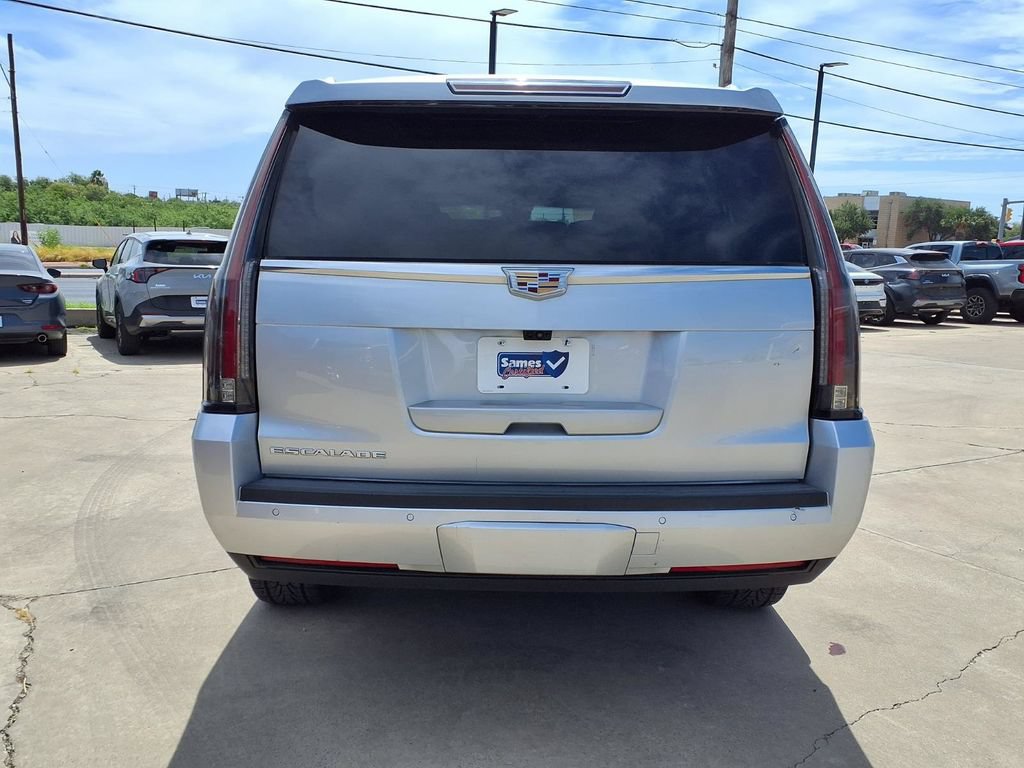 Used 2020 Cadillac Escalade ESV Luxury RWD image 7
