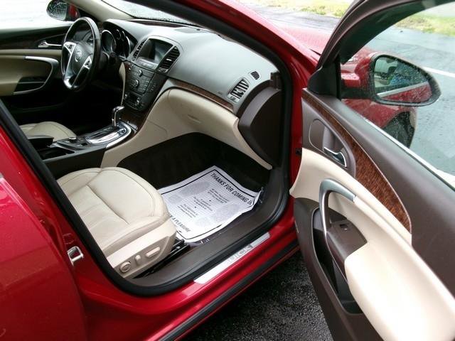 Used 2013 Buick Regal Premium FWD image 16