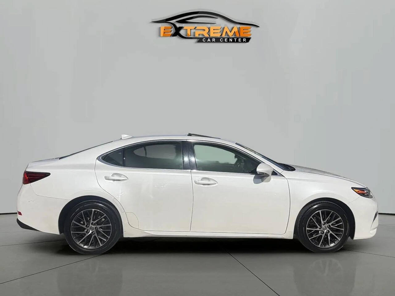 Used 2016 Lexus ES 350 w/ Navigation System Package FWD image 7