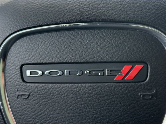 Used 2017 Dodge Charger SE w/ Blacktop Package RWD image 5