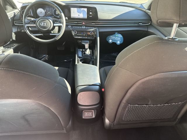 Used 2025 Hyundai Elantra SEL image 23