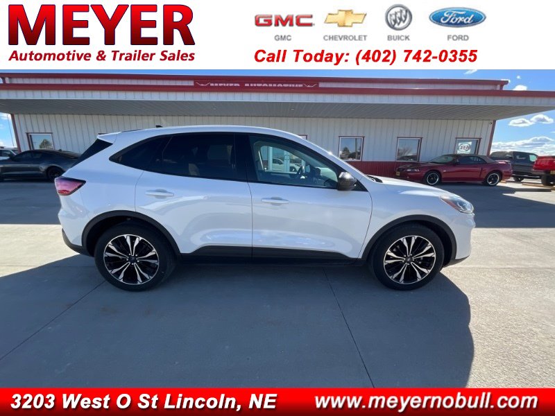 Used 2022 Ford Escape SE w/ SE Sport Appearance Package image 1