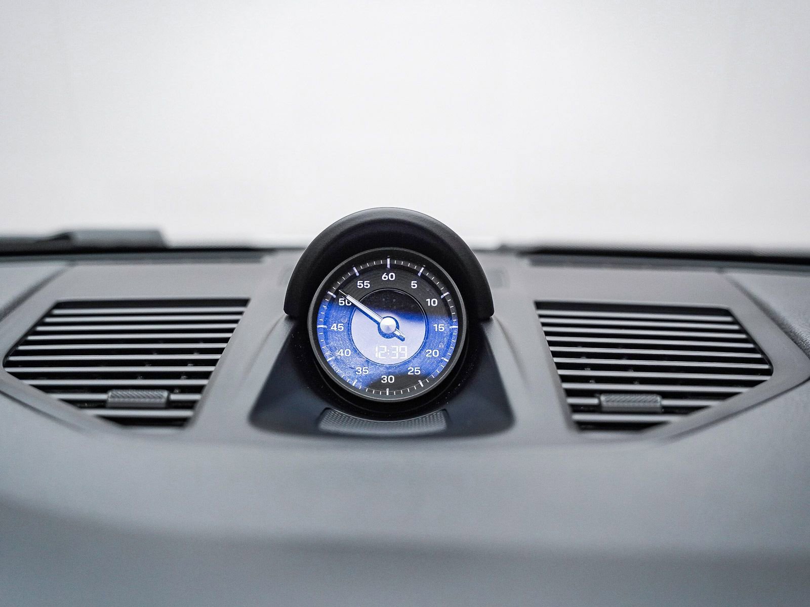 Certified 2022 Porsche 911 Carrera RWD image 18