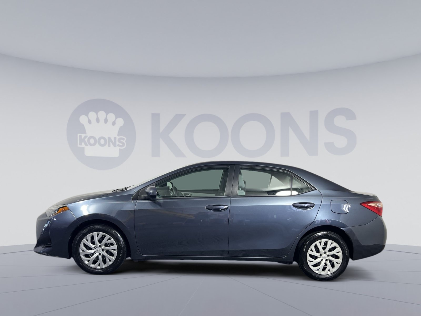 Used 2019 Toyota Corolla LE FWD image 2