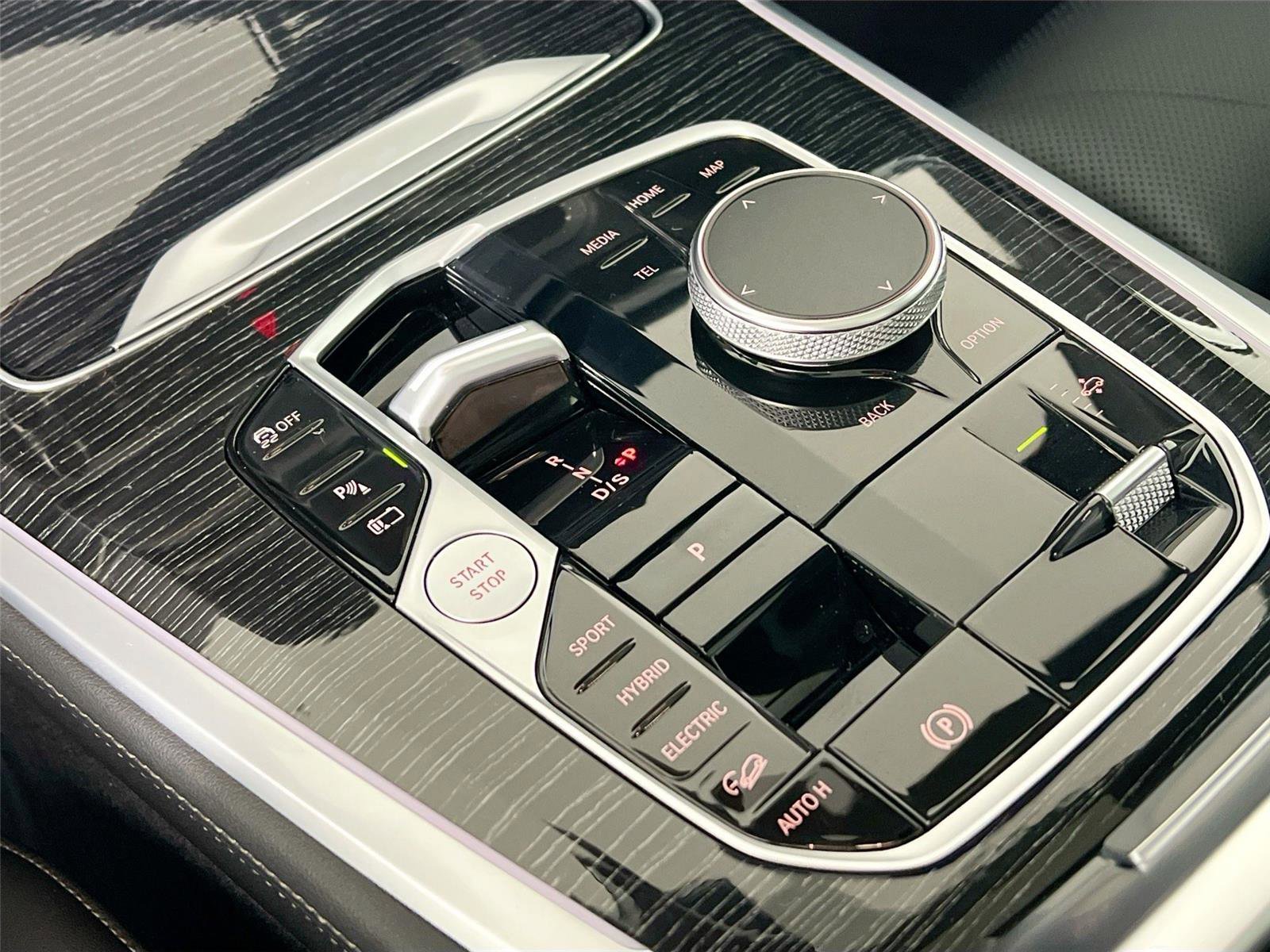 Used 2024 BMW X5 xDrive50e w/ M Sport Package image 17