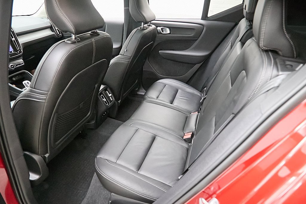 Certified 2023 Volvo XC40 B5 Plus w/ Driver Assist Package image 21